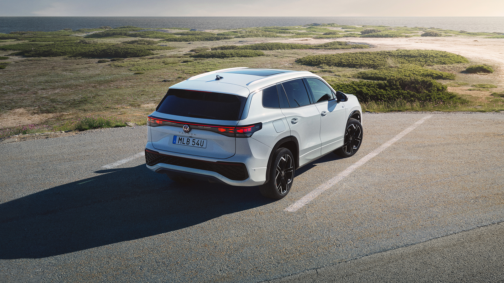 Beställ nya stora suven Volkswagen Tayron redan nu.
